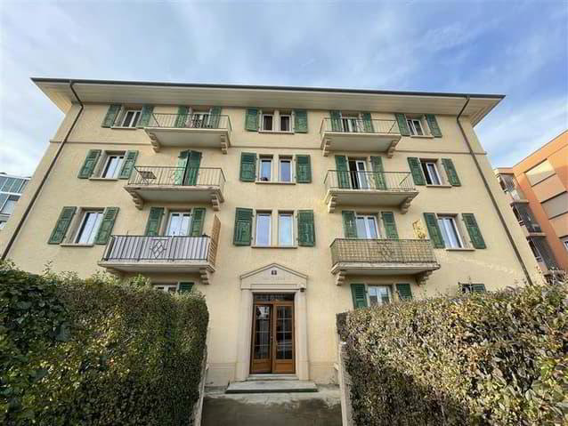 null rooms Car park, garage for rent in Lausanne - image 1/2