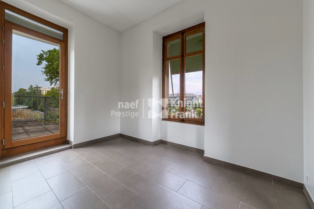 Casa di 17 locali in vendita a Plan-les-Ouates - immagine 1/12