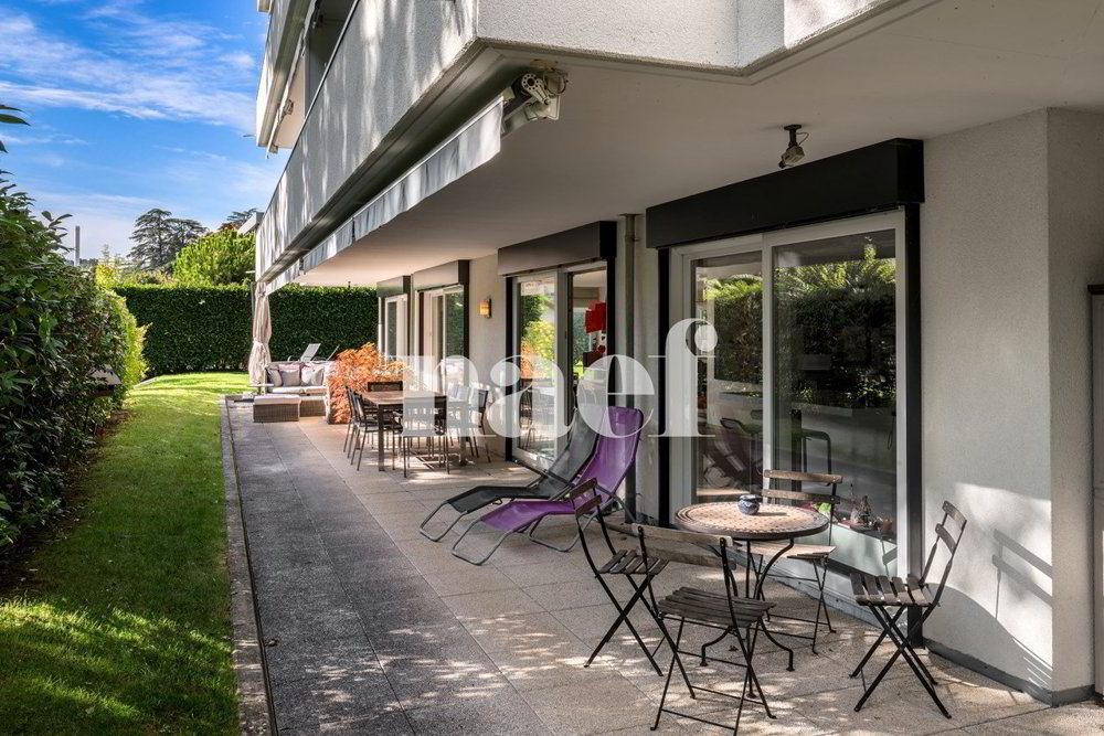 7 rooms Apartment to buy in Pully - image 1/13