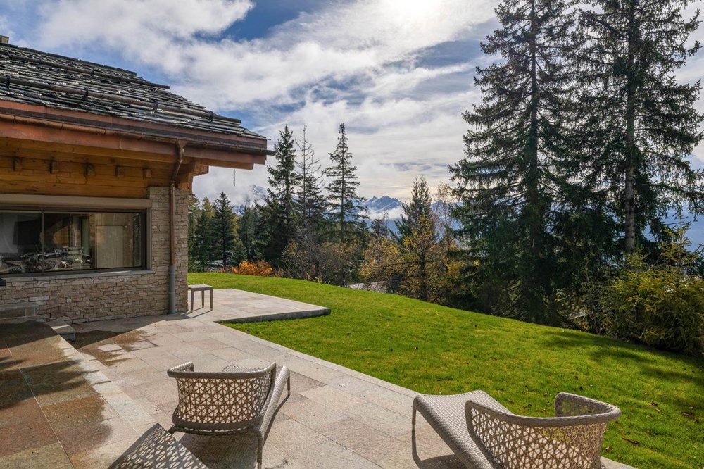 8 rooms House to buy in Crans-Montana - image 1/10