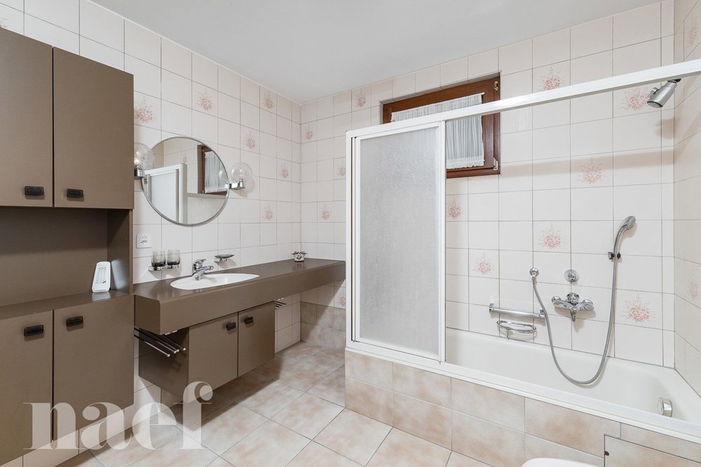 9 rooms House to buy in Chardonne - image 1/13