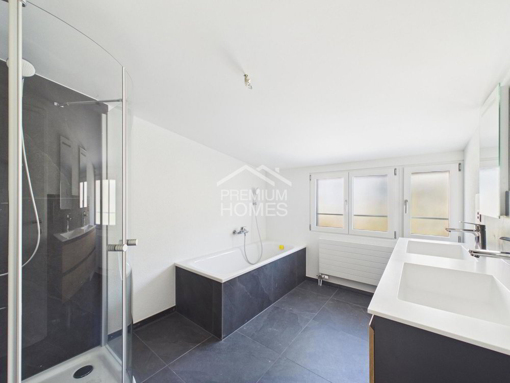 Casa di 4 locali in vendita a Studen BE - immagine 1/5