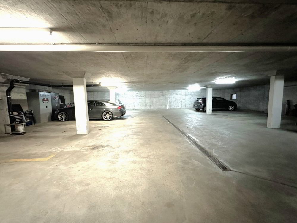 Parking, garage null pièces à louer à Künten - image 1/1