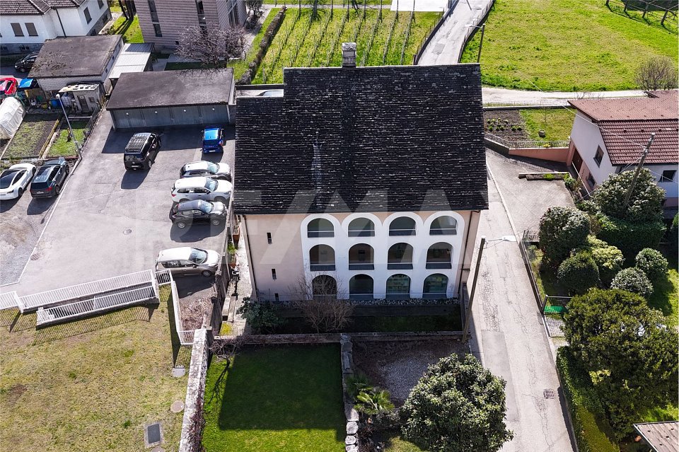 Altro di 9 locali in vendita a Biasca - immagine 1/4