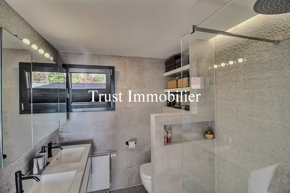 Casa di 5 locali in vendita a Icogne - immagine 1/13
