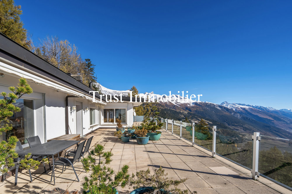 Appartement 7 pièces à acheter à Crans-Montana - image 1/13