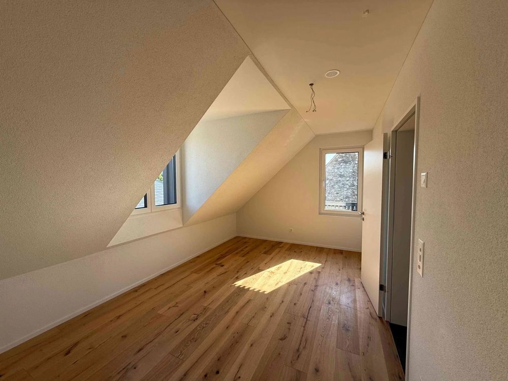 5.5 Zimmer Haus zum verkaufen in Oberneunforn - Bild 1/11
