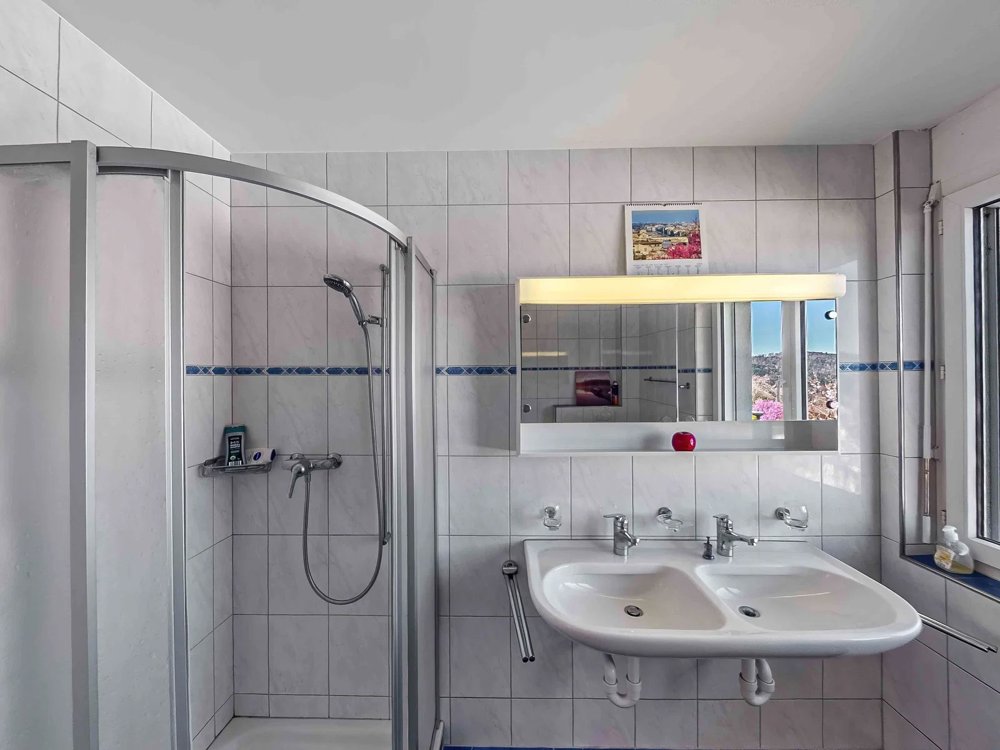 Maison 6.5 pièces à acheter à Engelburg - image 1/13