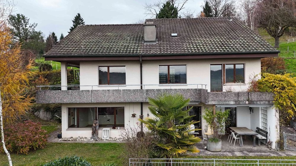 Casa di 8.5 locali in vendita a Gränichen - immagine 1/13