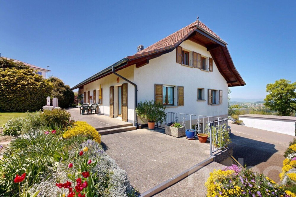 Casa di 5.5 locali in vendita a Saint-Silvestre - immagine 1/12