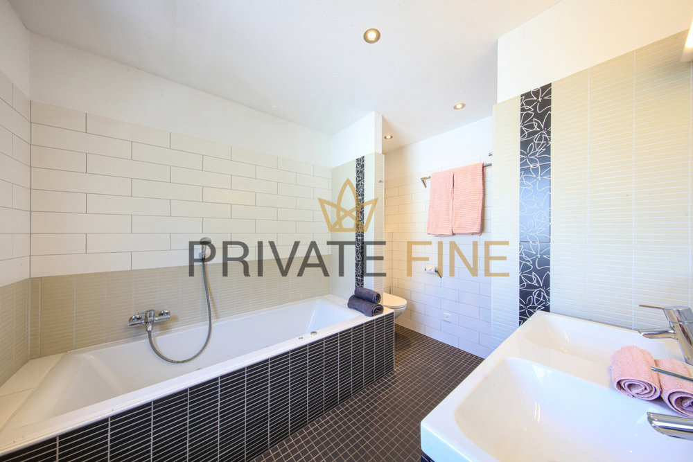 Casa di 7 locali in vendita a Losone - immagine 1/13