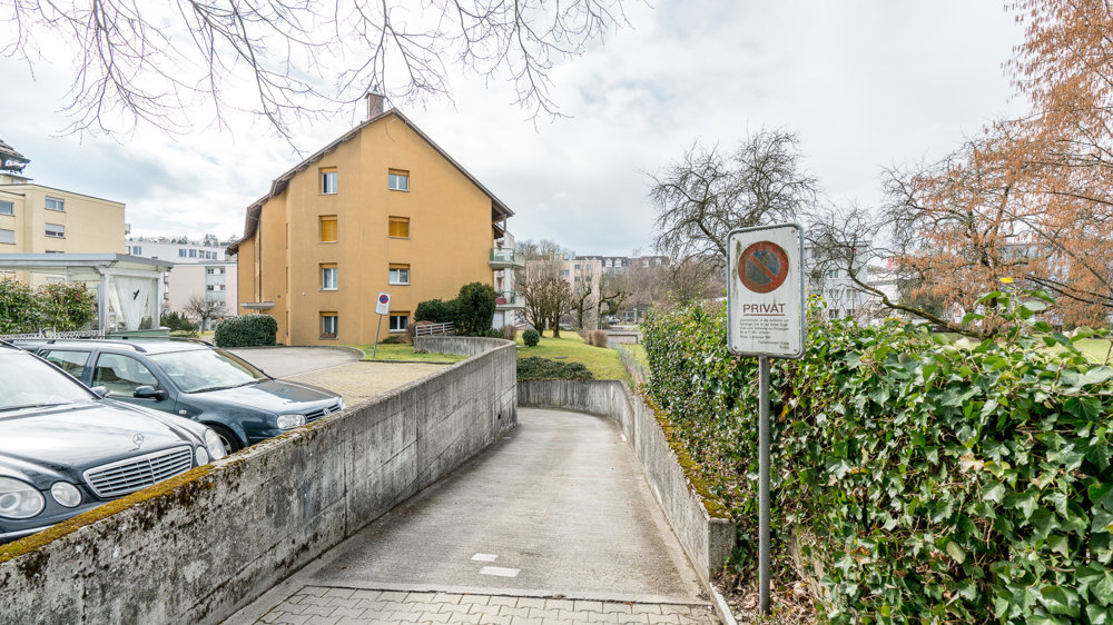 null rooms Car park, garage for rent in Kloten - image 1/3