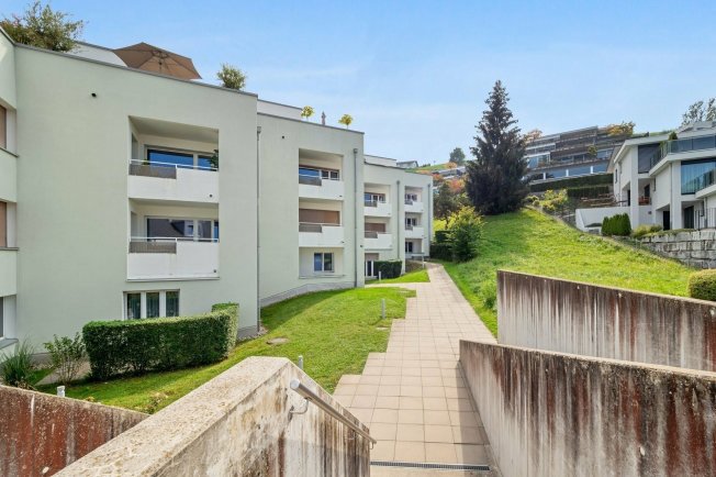 null rooms Car park, garage for rent in Schindellegi - image 1/1