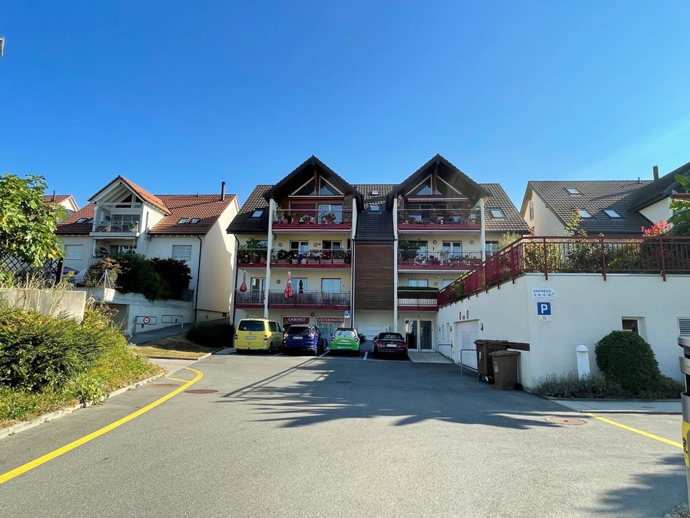 null rooms Car park, garage for rent in Crissier - image 1/1