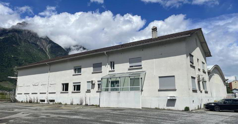 Ufficio & Commercio di null locali in affitto a Charrat - immagine 1/11