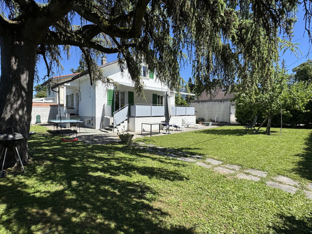 8 rooms House to buy in Genève - image 1/10