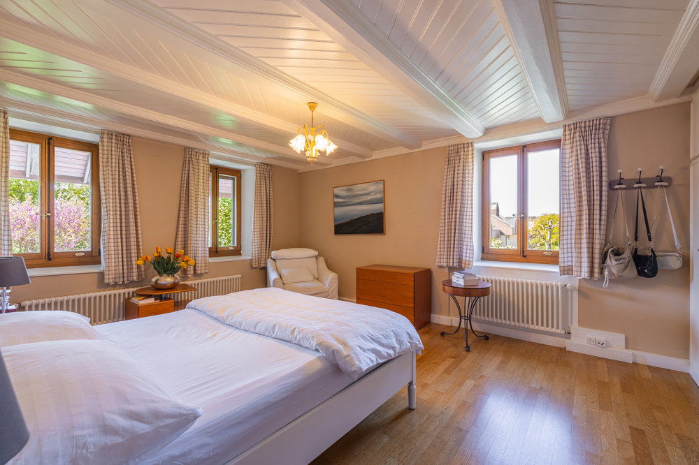 9 Zimmer Haus zum verkaufen in Corcelles-le-Jorat - Bild 1/12