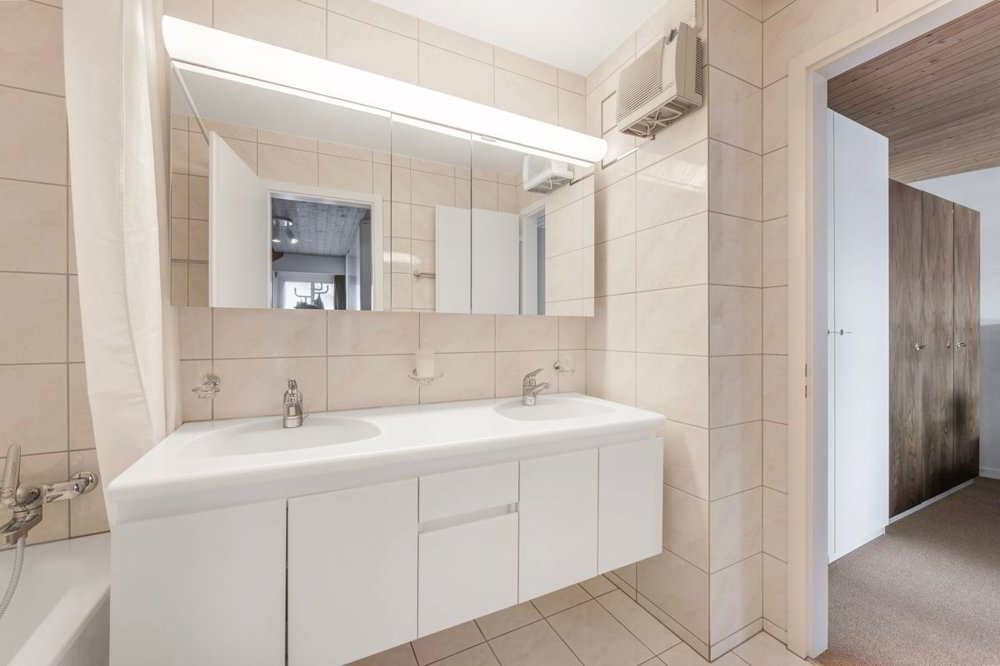 7 rooms House to buy in Esslingen - image 1/13