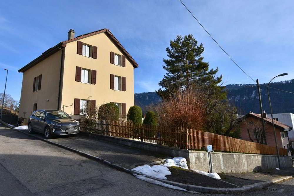 Casa di 8 locali in vendita a Mont-Soleil - immagine 1/13