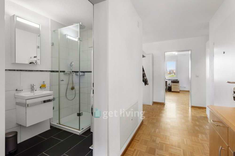 4 rooms Apartment to buy in Dällikon - image 1/13