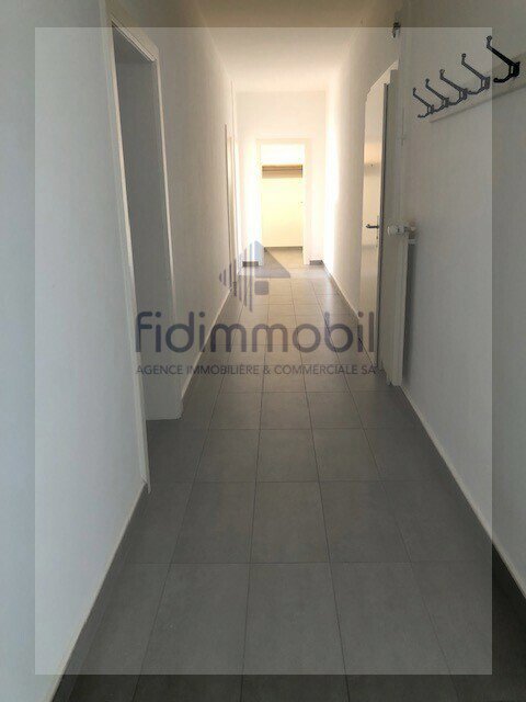 Appartement 3 pièces à louer à La Chaux-de-Fonds - image 1/12
