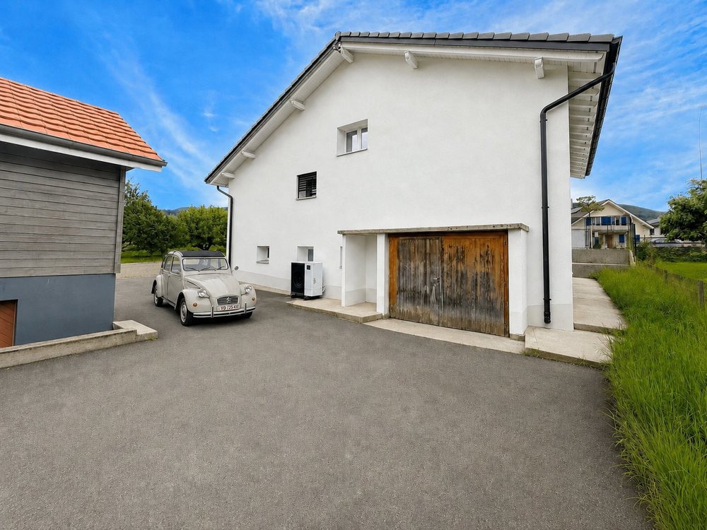 Maison 8 pièces à acheter à Vicques - image 1/13