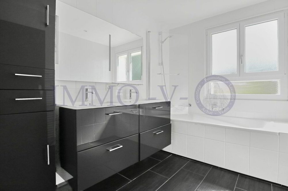 Casa di 8 locali in affitto a Crans-près-Céligny - immagine 1/11