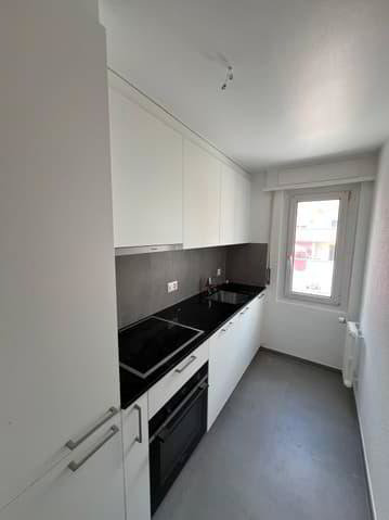 3 rooms Apartment for rent in Hauterive NE - image 1/4