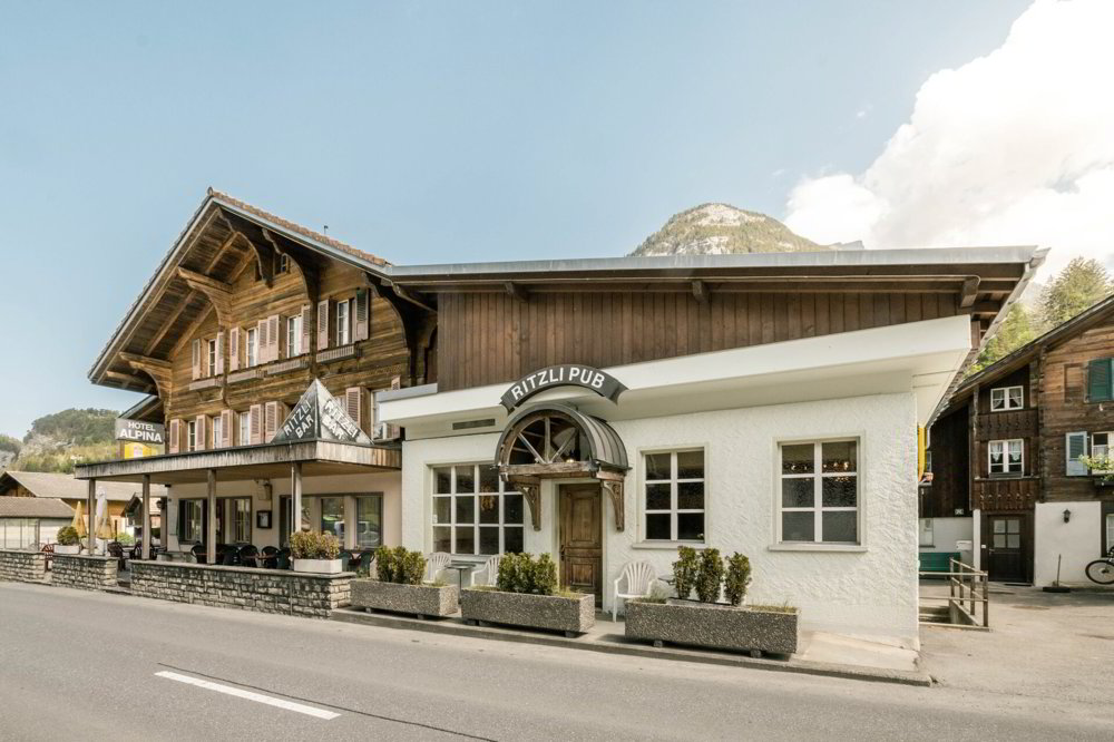 Ufficio & Commercio di 9 locali in vendita a Innertkirchen - immagine 1/14