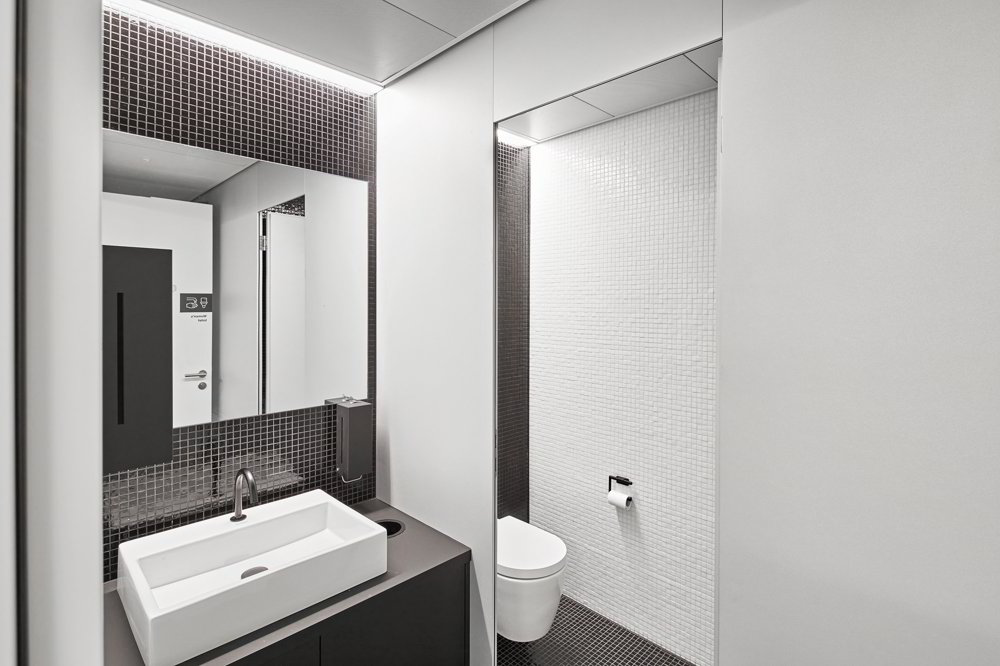 Bureau & Commerce null pièces à louer à Zurich - image 1/9