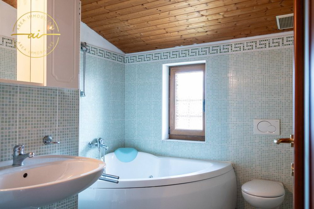 Casa di 11.5 locali in vendita a Stabio - immagine 1/13
