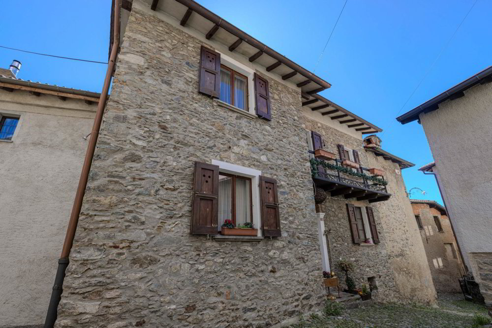 Casa di 7.5 locali in vendita a Breno - immagine 1/10
