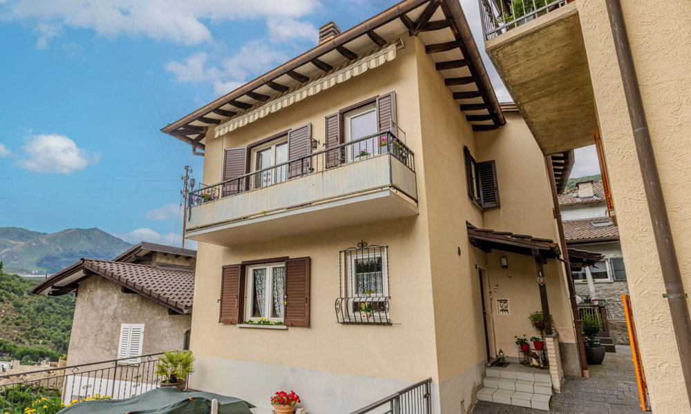 Casa di 5.5 locali in vendita a Medeglia - immagine 1/9