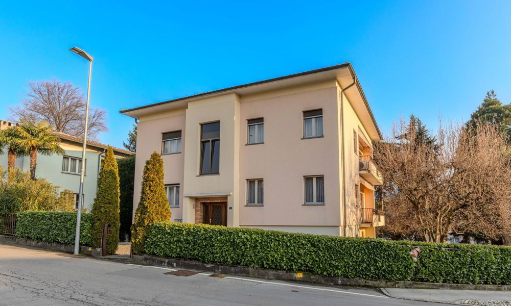 Casa di 10 locali in vendita a Morbio Inferiore - immagine 1/11