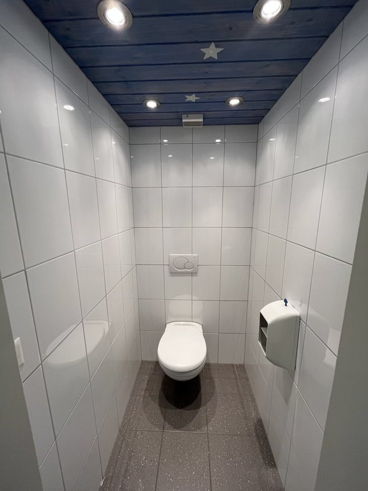 Ufficio & Commercio di null locali in affitto a Wolfhausen - immagine 1/6