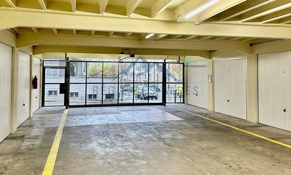 null rooms Car park, garage for rent in Genf - image 1/3