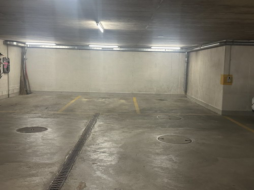 Parking, garage null pièces à louer à Bergdietikon - image 1/2