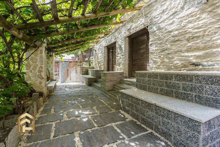 Maison 7 pièces à acheter à Brigerbad - image 1/13