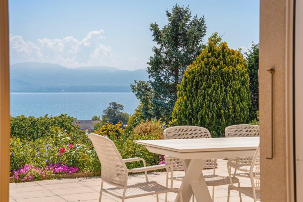 9.5 rooms House to buy in Dully - image 1/10