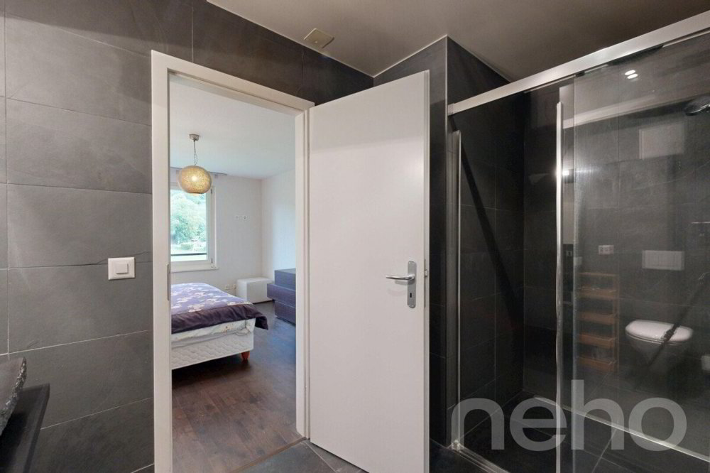 5.5 rooms Apartment to buy in Arzier-Le Muids - image 1/12
