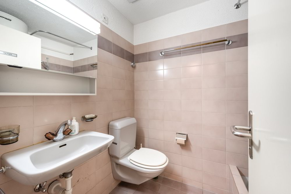 null rooms Office & Commercial for rent in Schaffhausen - image 1/10