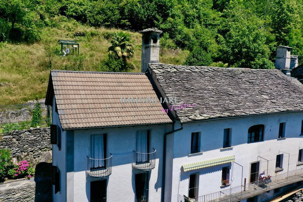 Casa di 6.5 locali in vendita a Auressio - immagine 1/19