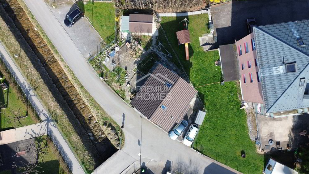 5 rooms House to buy in Reichenburg - image 1/9