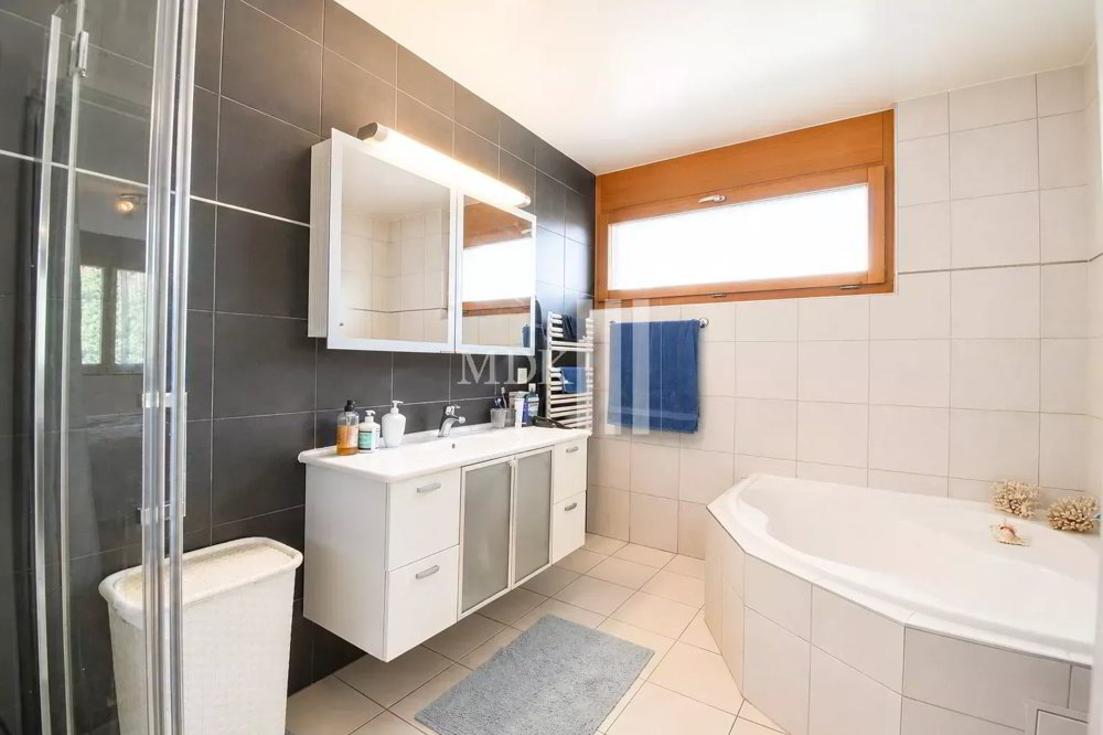 Appartement 5 pièces à acheter à Ollon VD - image 1/13