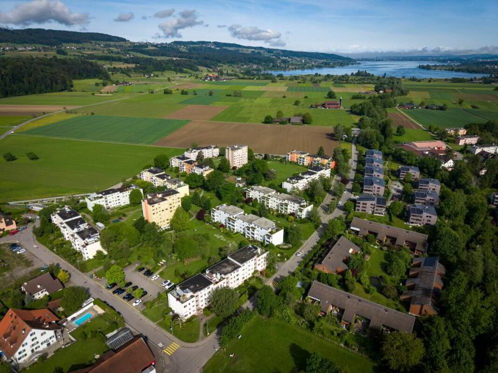 4 rooms Apartment to buy in Mönchaltorf - image 1/13
