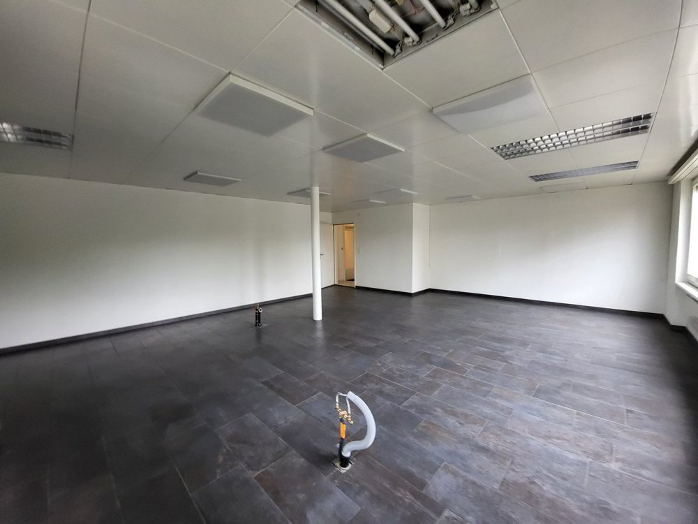 null rooms Office & Commercial for rent in Unterengstringen - image 1/3