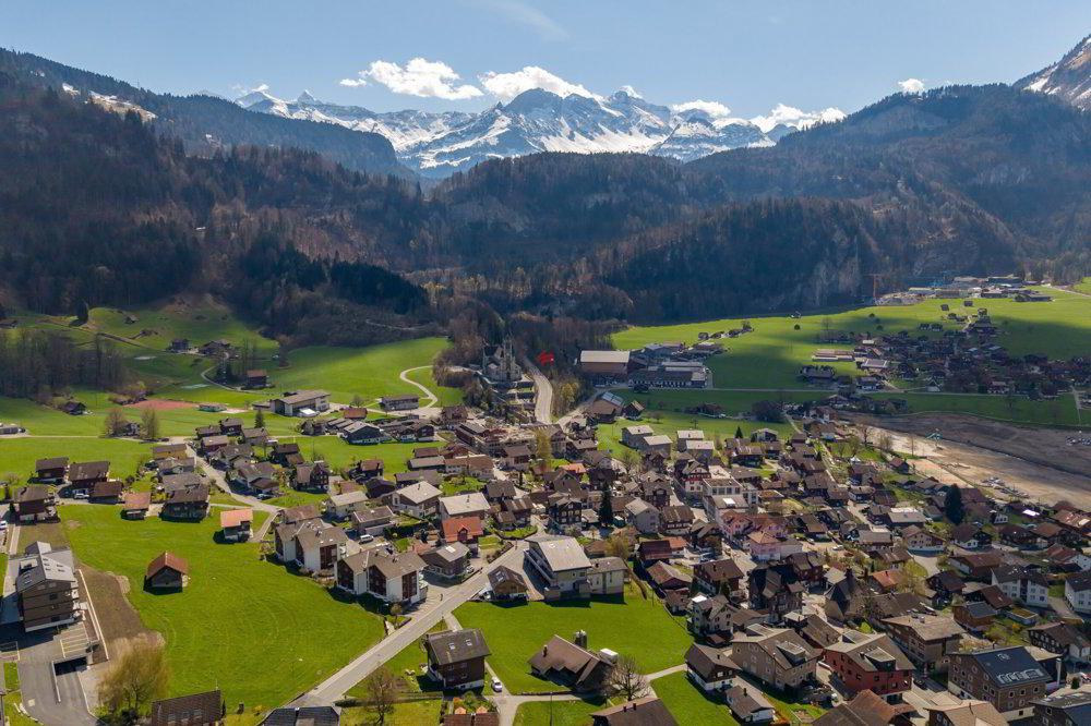 Appartamento di 8 locali in vendita a Lungern - immagine 1/12