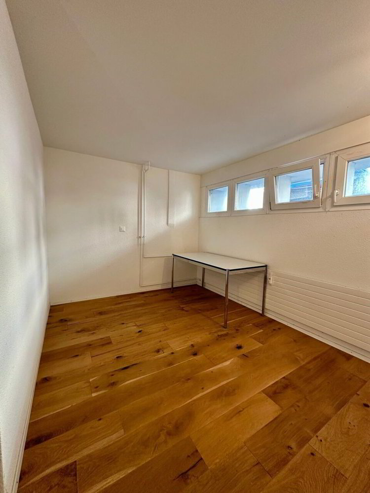 2 rooms Apartment to buy in Basel - image 1/13