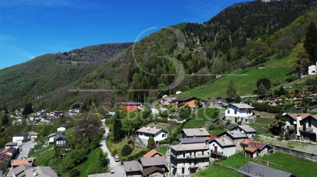 Casa di 5 locali in vendita a Carena - immagine 1/1