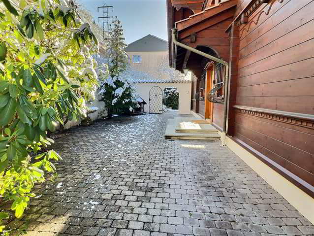 Maison 8 pièces à louer à Blonay - image 1/10